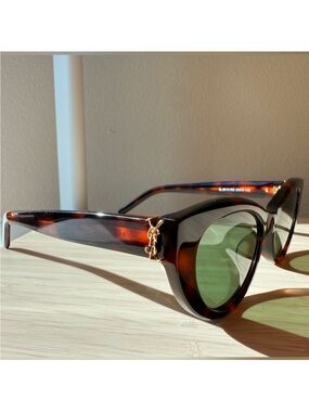 Tortoiseshell Cat Eye Sunglasses with Green Lenses
